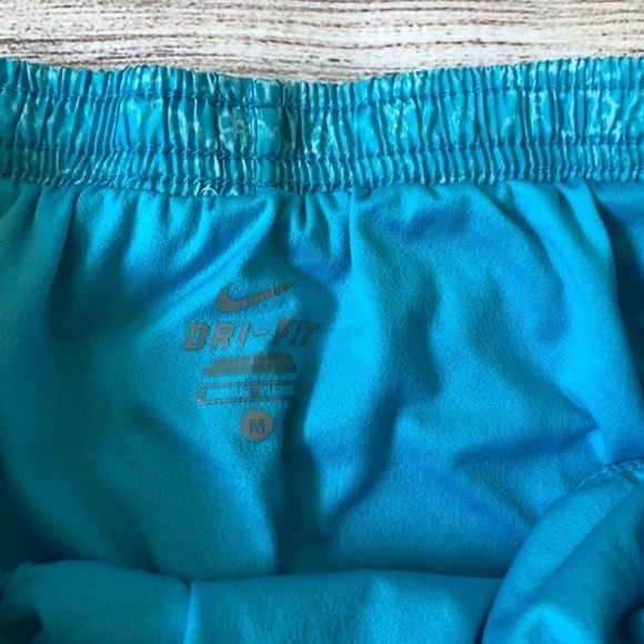Nike Dri-Fit Shorts Size M - Picture 3 of 4